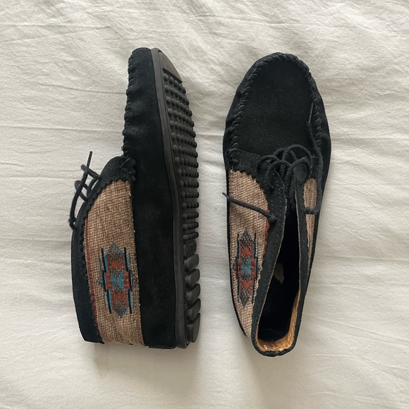 Minnetonka lace moccasins - Picture 5 of 6